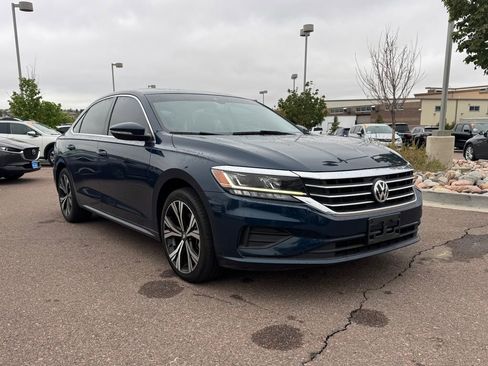 Used 2022 Volkswagen Passat 2.0T SE FWD image 1