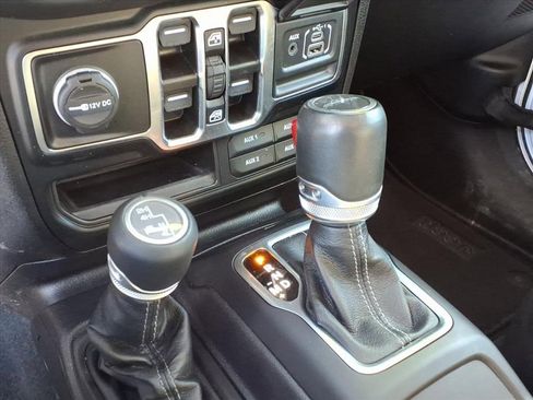 Used 2024 Jeep Gladiator Sport w/ Premium Package image 27