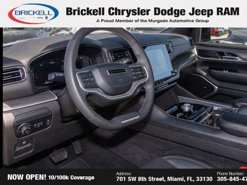 Used 2024 Jeep Wagoneer L Series II w/ Flexible Seating Group AWD/4WD image 17