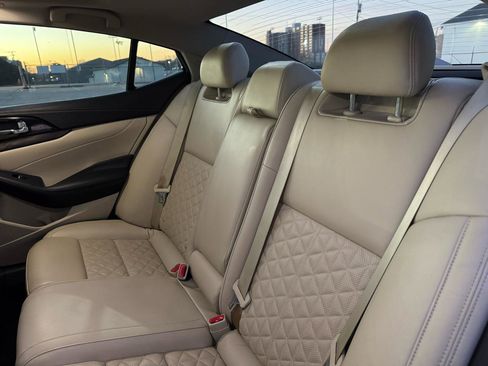 Used 2018 Nissan Maxima Platinum image 16