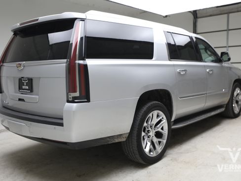 Used 2015 Cadillac Escalade ESV Luxury RWD image 4