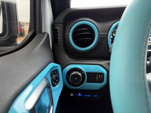 Used 2023 Jeep Wrangler Unlimited Sahara w/ Cold Weather Group image 21