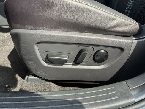 Used 2025 Nissan Versa SV FWD image 22