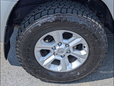 Used 2024 Toyota 4Runner SR5 Premium w/ Moonroof Package AWD/4WD image 28