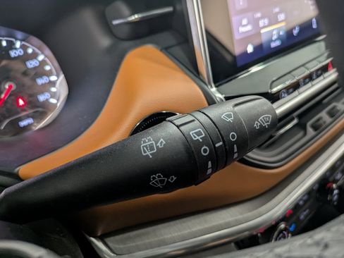 Used 2024 Jeep Compass Limited image 18