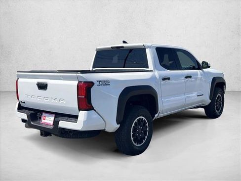 Certified 2025 Toyota Tacoma TRD Off-Road AWD/4WD image 5