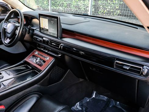 Used 2022 Lincoln Aviator Reserve w/ Equipment Group 201A image 11