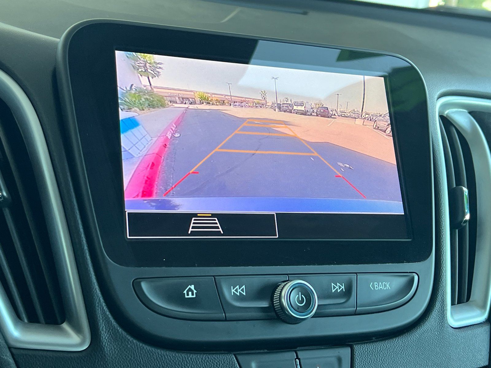 Used 2025 Chevrolet Malibu LT FWD image 18
