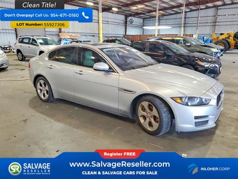 Used 2017 Jaguar XE RWD image 5