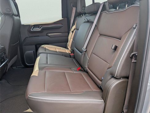 Used 2024 GMC Sierra 1500 Denali w/ Denali Reserve Package AWD/4WD image 31
