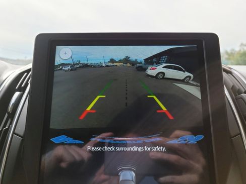 Used 2024 Ford Edge Titanium image 12