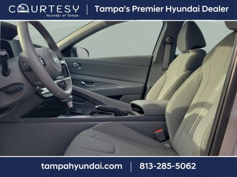 Certified 2025 Hyundai Elantra Sport w/ Cargo Package image 18