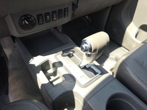 Used 2015 Nissan Frontier SL w/ Moonroof Package AWD/4WD image 28