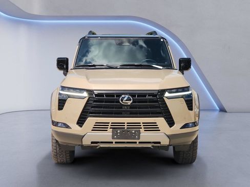 Used 2025 Lexus GX 550 AWD/4WD image 2
