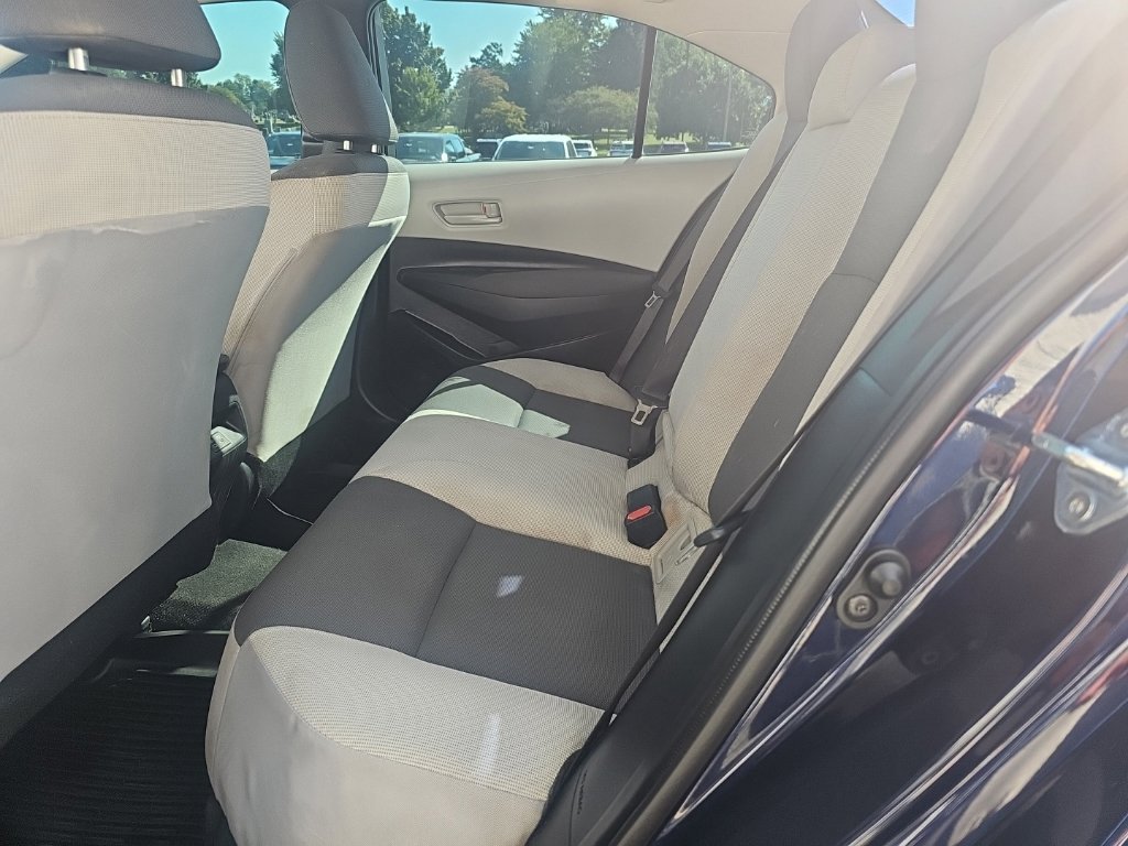 Used 2025 Toyota Corolla LE FWD image 11