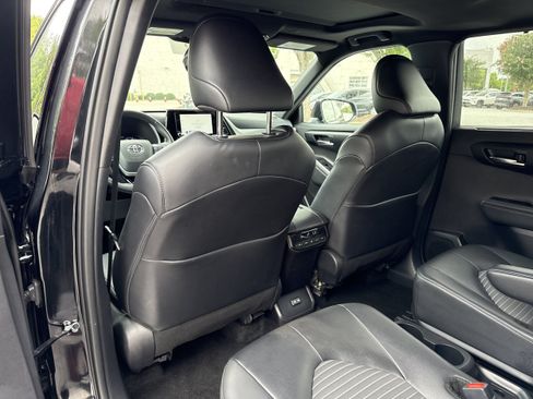 Certified 2025 Toyota Highlander XSE AWD/4WD image 20