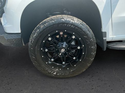 Used 2025 Chevrolet Silverado 1500 W/T w/ Trailering Package AWD/4WD image 13