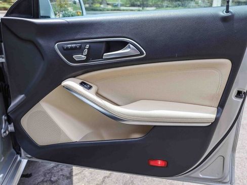 Used 2018 Mercedes-Benz CLA 250 image 22