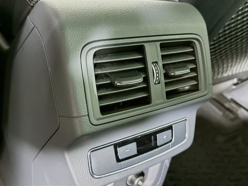 Used 2024 Audi Q5 Premium w/ Convenience Package image 28