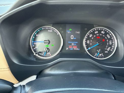 Used 2021 Toyota RAV4 LE AWD/4WD image 23