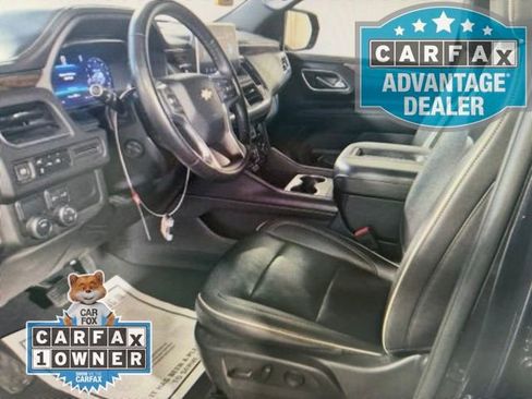 Used 2023 Chevrolet Suburban Premier image 3