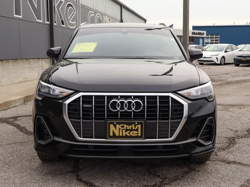 Used 2019 Audi Q3 2.0T Premium w/ Convenience Package image 2