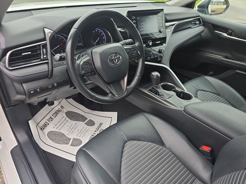 Used 2021 Toyota Camry SE image 16