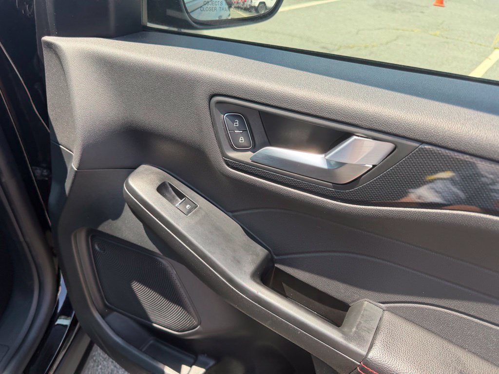 Used 2025 Ford Escape ST-Line FWD image 29