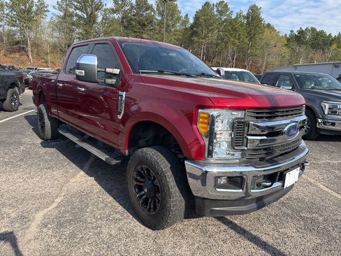 Used 2017 Ford F250 XLT w/ XLT Premium Package image 1