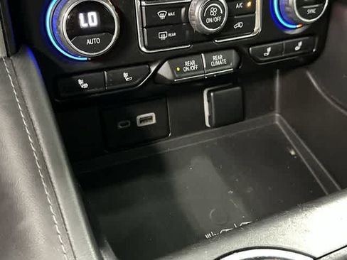 Used 2022 Chevrolet Tahoe Z71 w/ Luxury Package AWD/4WD image 26
