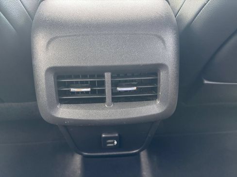 Used 2024 GMC Terrain SLT AWD/4WD image 23