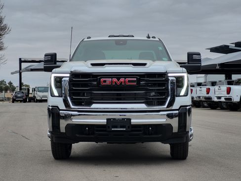 New 2026 GMC Sierra 3500 Pro AWD/4WD image 2