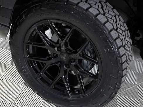 Used 2025 Lexus GX 550 w/ Accessory Package (Z1) image 48