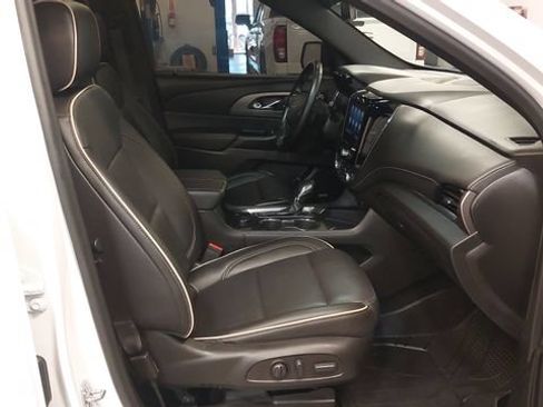 Used 2023 Chevrolet Traverse Premier w/ Redline Edition AWD/4WD image 35