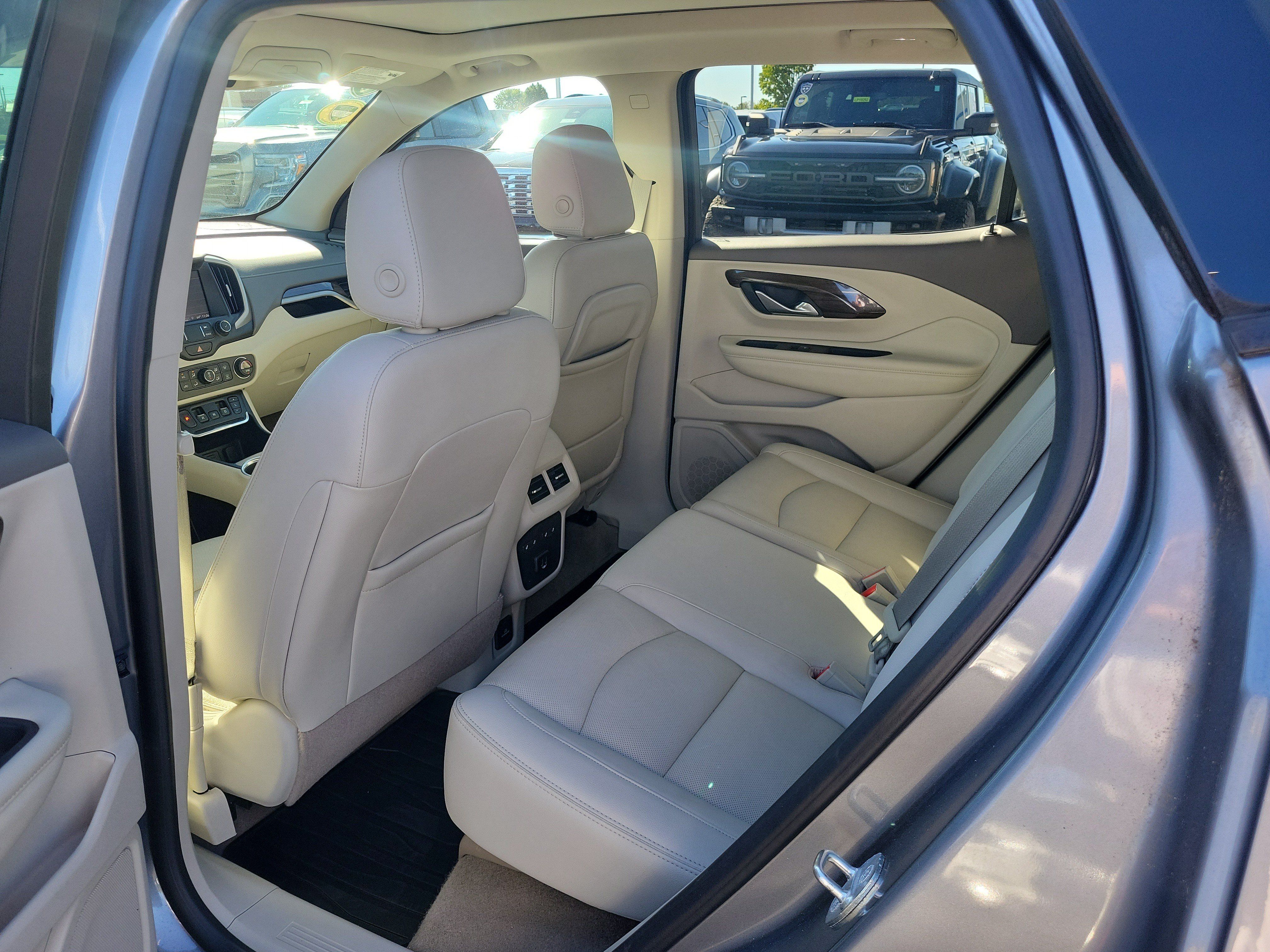 Used 2020 GMC Terrain Denali w/ Denali Premium Package FWD image 13