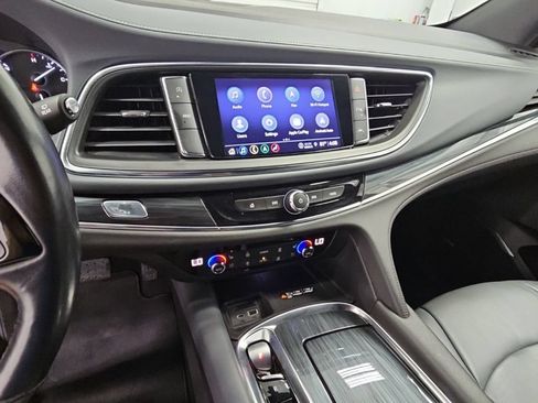 Used 2024 Buick Enclave Premium AWD/4WD image 13