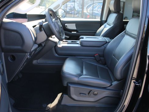 Used 2025 Ford Expedition Active AWD/4WD image 23