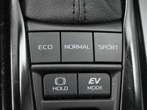 Used 2025 Toyota Camry LE FWD image 17
