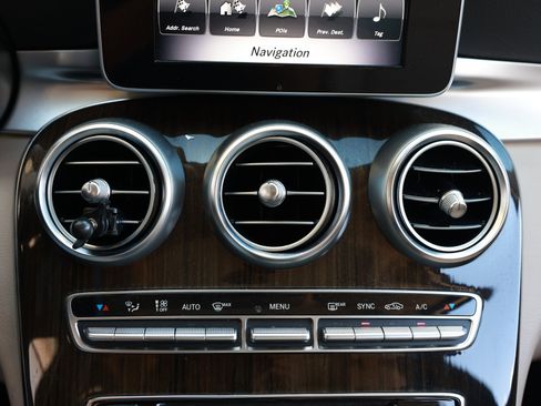 Used 2018 Mercedes-Benz C 300 Sedan w/ Premium Package image 38