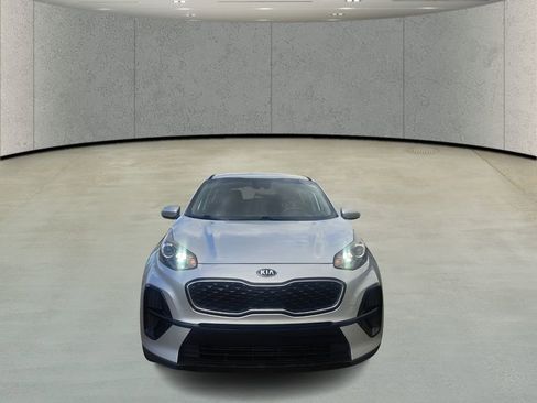 Used 2020 Kia Sportage LX image 2