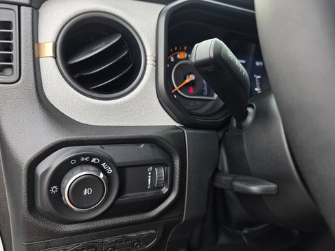 Used 2025 Jeep Wrangler Sport S image 24