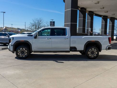 New 2026 GMC Sierra 3500 Denali Ultimate AWD/4WD image 4
