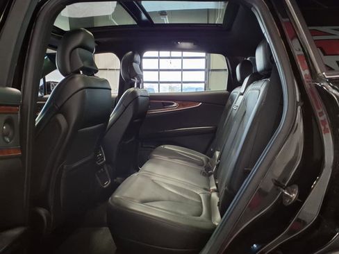 Used 2019 Lincoln Nautilus Reserve image 15