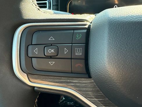 Used 2023 Jeep Wagoneer Series III w/ Preferred Equipment Group AWD/4WD image 34