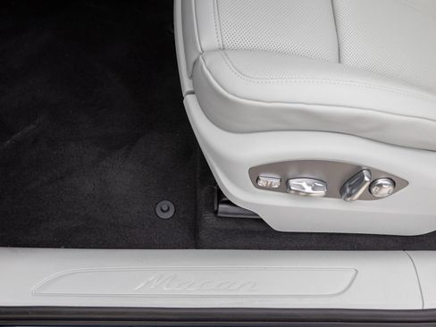 New 2025 Porsche Macan image 21