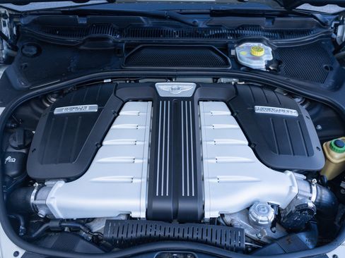 Used 2015 Bentley Continental GT image 9