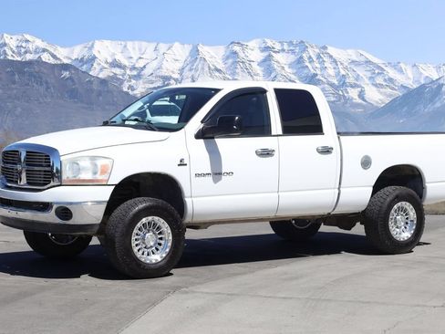 Used 2006 Dodge Ram 2500 Truck SLT w/ Trailer Tow Group AWD/4WD image 2