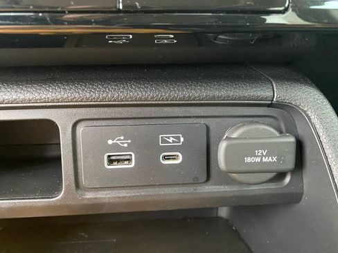 Used 2025 Honda Pilot Touring image 20