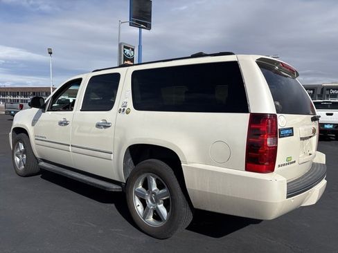 Used 2014 Chevrolet Suburban LTZ image 4