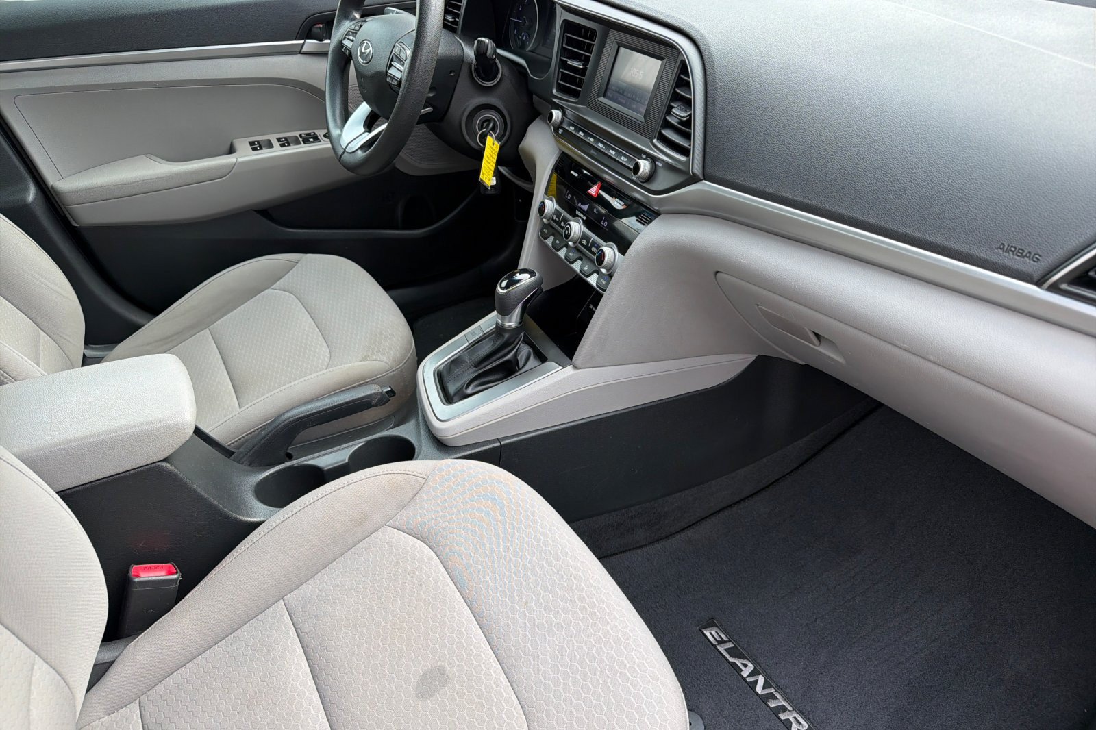 Used 2020 Hyundai Elantra SE FWD image 12